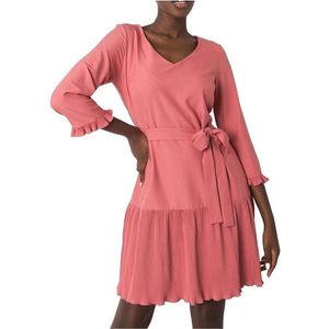 Ružové dámske šaty s plisovanou sukňou vyobraziť