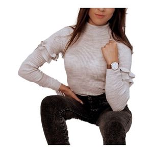 Béžový dámsky pulóver s volánikmi na rukávoch vyobraziť