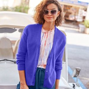 Jemný sveter na gombíky fialová 50 vyobraziť