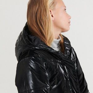 Reserved - Prešívaná bunda s kapucňou - Čierna vyobraziť