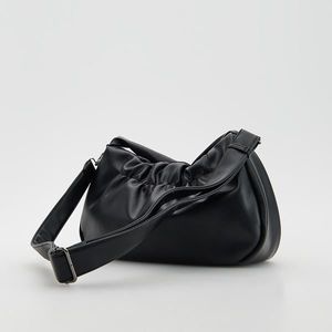 Reserved - Mäkká kabelka typu hobo - Čierna vyobraziť