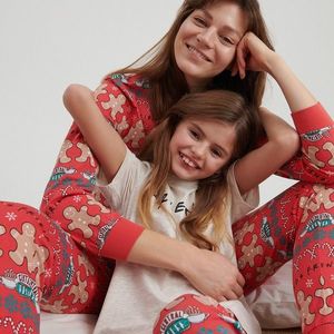 Reserved - Dvojdielne pyžamo Friends - Krémová vyobraziť