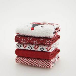 Reserved - Súprava 5 párov ponožiek s vianočným motívom - Bordový vyobraziť