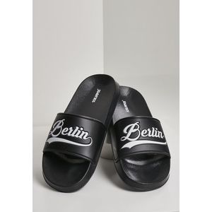 Urban Classics Berlin City Slides blk/wht - 36 vyobraziť