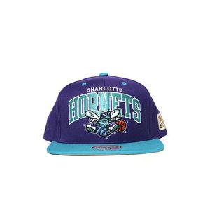 Mitchell & Ness snapback Charlotte Hornets Team Arch 2 Tone SB purple - UNI vyobraziť