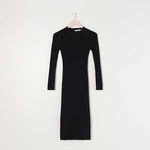 Sinsay - Priliehavé šaty s výrezom na chrbte - Čierna vyobraziť
