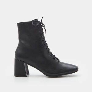 Sinsay - Členkové topánky s vysokým podpätkom - Čierna vyobraziť