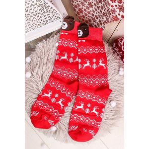 Červené vzorované ponožky Vianoční mackovia vyobraziť