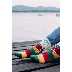 Viacfarebné vzorované ponožky Naša krajina vyobraziť