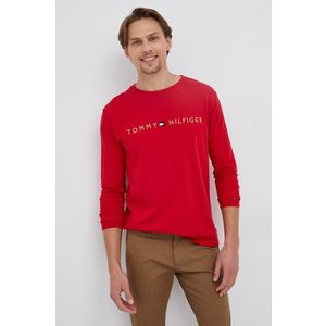 Bavlnené tričko s dlhým rukávom Tommy Hilfiger červená farba, s nášivkou vyobraziť