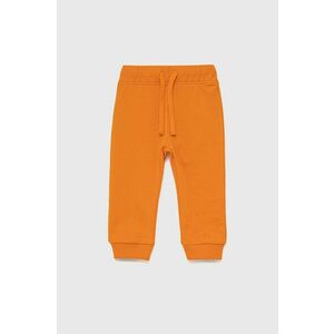 Detské bavlnené nohavice United Colors of Benetton oranžová farba, s potlačou vyobraziť