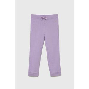 Detské bavlnené nohavice United Colors of Benetton fialová farba, jednofarebné vyobraziť