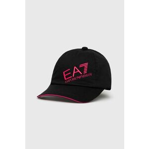 Bavlnená čiapka EA7 Emporio Armani čierna farba, s nášivkou vyobraziť