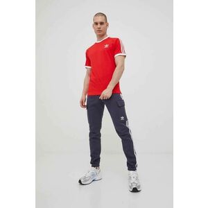 Bavlnené tričko adidas Originals Adicolor HE9547 červená farba, s nášivkou vyobraziť