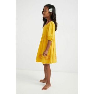 Dievčenské bavlnené šaty Desigual žltá farba, mini, áčkový strih vyobraziť