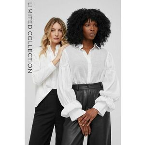 Košeľa Answear Lab x limitovaná kolekcia NO SHAME dámska, biela farba, regular, s klasickým golierom vyobraziť