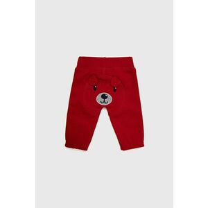 Detské bavlnené nohavice United Colors of Benetton červená farba, s nášivkou vyobraziť