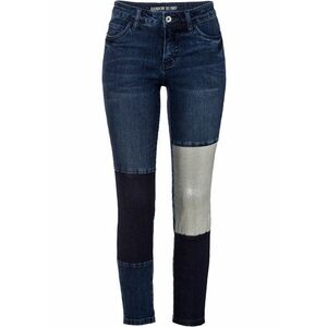 Super-skinny džínsy s lesklými nášivkami vyobraziť