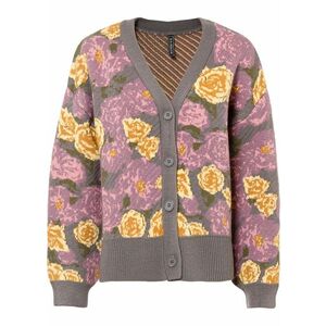 Pletený sveter s kvetovaným vzorom vyobraziť