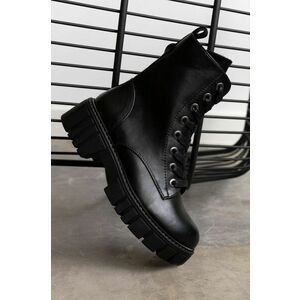 Členkové topánky Medicine čierna farba, na plochom podpätku, jemne zateplené vyobraziť