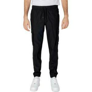 Nohavice Calvin Klein Jeans TECHNICAL LOGO REPEA J30J324686 vyobraziť