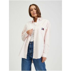 Svetloružová dámska oversize košeľa Tommy Jeans Badge Boyfriend vyobraziť