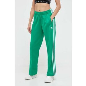 Tepláky adidas Originals zelená farba, s nášivkou vyobraziť