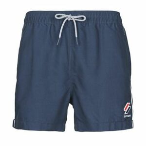 Plavky Superdry TRI SERIES SWIM SHORT vyobraziť