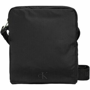 Tašky cez rameno Calvin Klein Jeans OVER WEBBING REPORTER18 NY K50K512567 vyobraziť