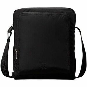 Tašky cez rameno Calvin Klein Jeans ULTRALIGHT REPORTER22 NY K50K513025 vyobraziť